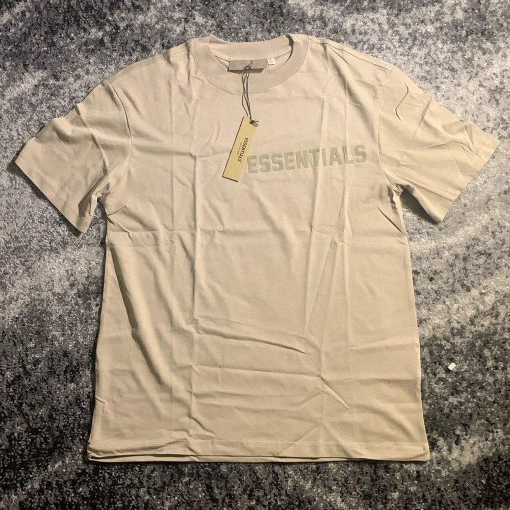 Essential Fear of God Logo Print T-Shirt Tan / Creme Men’s Size Large
